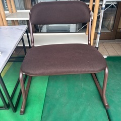 立ち上がりやすい椅子　