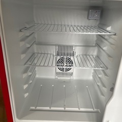 小型冷蔵庫SunRuck 赤48Lの画像