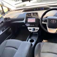 トヨタ　プリウス　平成30年車の画像