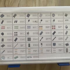 電子部品　電子工作　ブレッドボード、モーター、測距モジュール、センサー、バネなどの画像