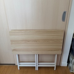 折りたたみデスク
の画像