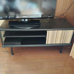 上品な脚付きテレビ台