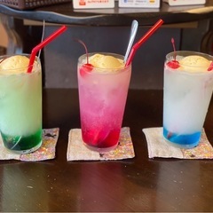🌞冷たい食べ物はいかがですか？🌈 🍧クリームソーダ＆フロートメニ...