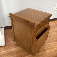 ベッドサイドテーブル【町田市再生家具】250990の画像