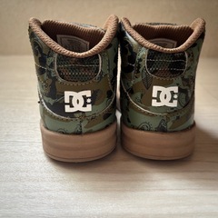 【極美品】DC キッズスニーカー　13.0cm カモフラの画像