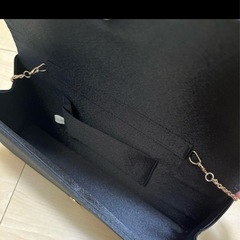 クラッチバッグ チェーン付き 黒 プリーツ ビーズの画像