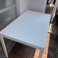 IKEAテーブル
