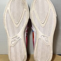 ナイキ　WMNS コートロイヤル　CD7003　23.5cm　ボタニカル柄の画像