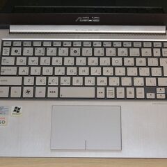 ◇格安！　ノートパソコン #212　A4サイズ　SSD ウルトラブック級 超軽量/薄型！ Win11　新規インストール-//認証済み！　ACアダプタ付属!!  の画像