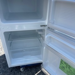 コンフィー(COMFEE’) COMFEE' 冷蔵庫 90L 2ドア 右開き ブラック の画像