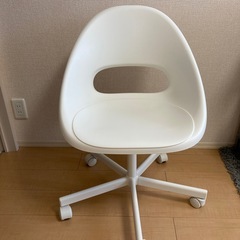 IKEA　回転チェア, ホワイト &シートパッド 41x43 cmの画像