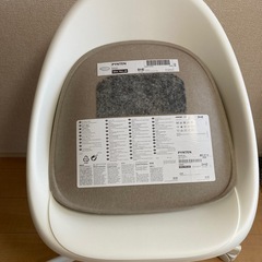 IKEA　回転チェア, ホワイト &シートパッド 41x43 cmの画像