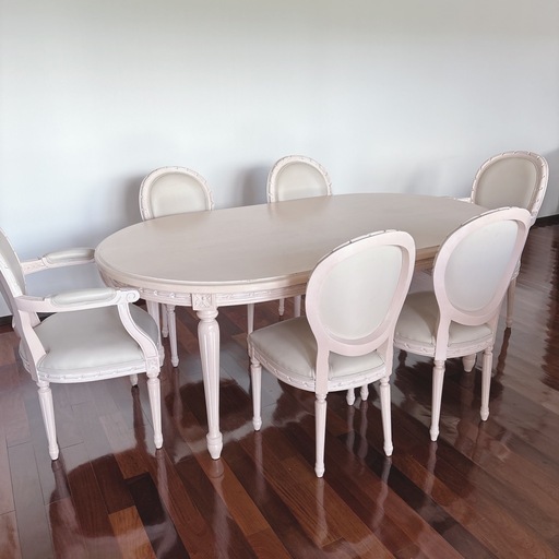 土日限定値下‼️高級海外輸入家具屋購入品⭐️オシャレなパステルピンクカラー⭐️大きめの6人掛ダイニングテーブル⭐️50,000円→40,000円‼️