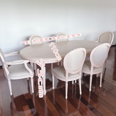 土日限定値下‼️高級海外輸入家具屋購入品⭐️オシャレなパステルピンクカラー⭐️大きめの6人掛ダイニングテーブル⭐️50,000円→40,000円‼️の画像