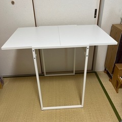 IKEA イケア　MUDDUS ムッデゥス　折りたたみデスク IKEA イケア MUDDUS ムッデゥス 折りたたみデスク 机・テーブル