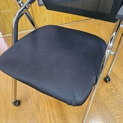 折りたたみ椅子　キャスター付きの画像