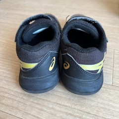 asics キッズシューズ の画像