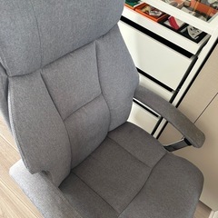 オフィスチェア 事務椅子 昇降機能付き 調節可能アームレスト 腰サポー 通気性抜群 厚手 座面 360度回転の画像