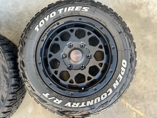 RAYSデイトナM9ブラックエディション16×6.5j