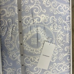 ジバンシー羽毛肌掛け❗️
の画像