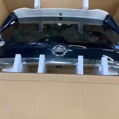 セレナ　HFC27 ハーフバックドア　ガラス付　パールホワイト　美品