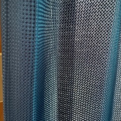 紺色カーテンの画像