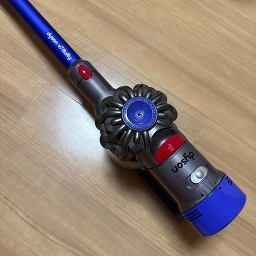 激安特価 ダイソン掃除機dyson 吹上の生活家電 (ちゃんくぅ) v7fluffy 掃除機・クリーナー