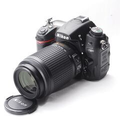Nikon D7000 望遠レンズ♡バッテリー2個付♡Wi-Fi付SDカードの画像