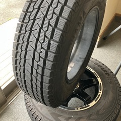 ハイエース　スタッドレスタイヤ　17年　195/80R15の画像