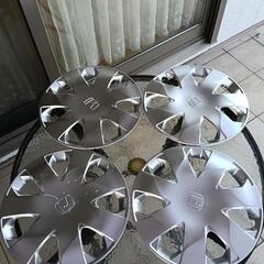 再塗装ホンダ フィットのスチールホイール用シルバーキャップ4枚セット