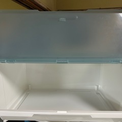 プラスチック製収納ケースの画像