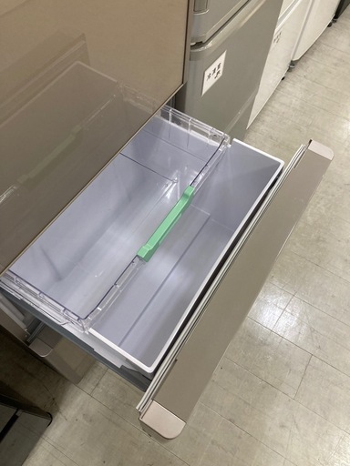 取りに来れる方限定！HITACHI(ヒタチ)の3ドア冷蔵庫です！