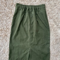カーキロングスカートの画像