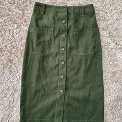 カーキロングスカート