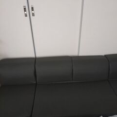 4人かけソファの画像