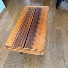 木製テーブル
