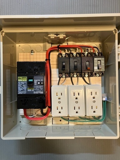 仮設分電盤 50AT 4回路 WB12-AJ使用 ウォルボックス・コンセント 漏電ブレーカー 電線 IV2ｍｍ 新品　アース1.6ｍｍ 安全ブレーカー中古