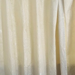 ニトリ　カーテン　バラ柄　100✖️135の画像