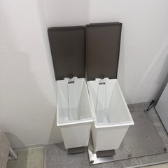 ゴミ箱の画像