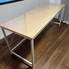デスク　横180cm×奥行60cm×高さ72cm