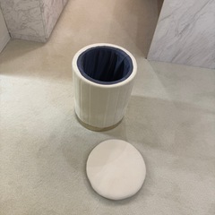収納付き スツールの画像