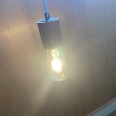 063002ペンダントライト3個セットの画像