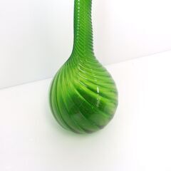 ヴィンテージ調 ガラス製 花瓶 緑色 スパイラルデザインの画像