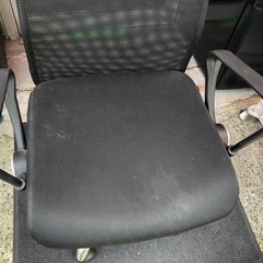 ◆早い方優先!! デスクチェア  昇降機能付き!!の画像