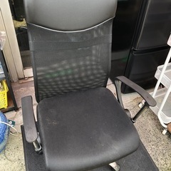 ◆早い方優先!! デスクチェア  昇降機能付き!!