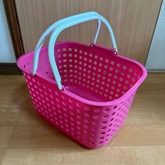 【取引中】洗濯かご　ピンク ランドリーバスケット ※クリーニング済みの画像
