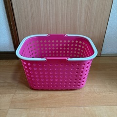 【取引中】洗濯かご　ピンク ランドリーバスケット ※クリーニング済み