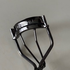 美品　数回使用　マキアージュ　ビューラー　資生堂の画像