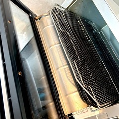 日立 コンベクション オーブントースター 1,300W 4枚焼き 遠赤ヒーター ノンフライ調理 HMO-F100の画像