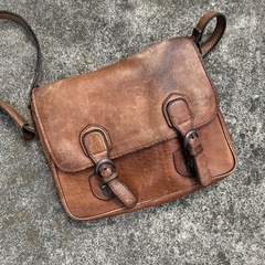 皮革ショルダーバック
